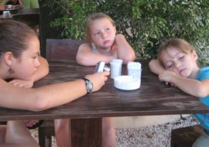 Our breakfast date - an attempt to have fun - meant an hour of deliberations over restaurants, totally meltdowns over copycat hairdos and fights over who seating, french toast and Spanish competency.
